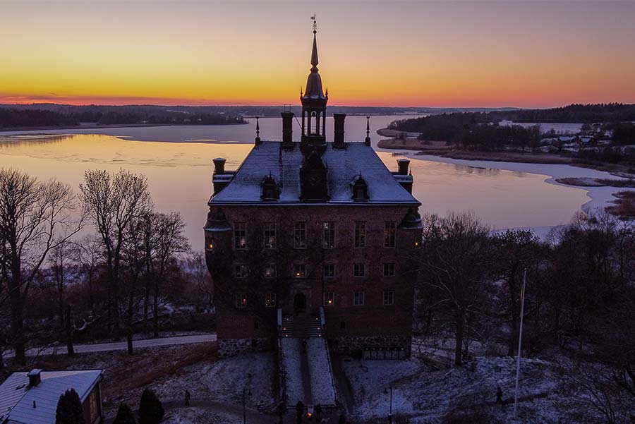Wiks slott i vinterlandskap