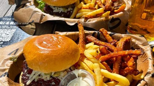 tuggburgers_279209461_750297326336596_5223846060605755912_n