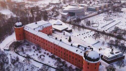 vinter-uppsala-slott-dronarbild_destination uppsala
